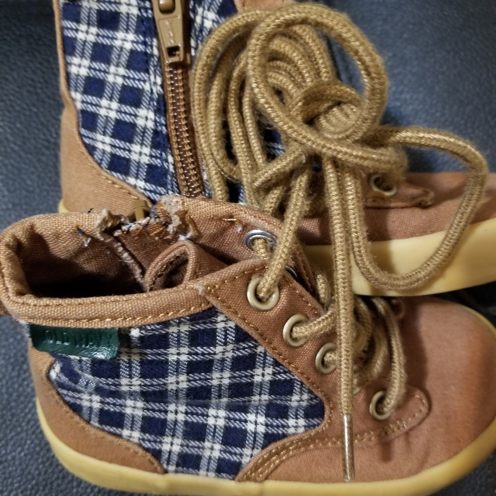 Shoes - Picture 5 of 5